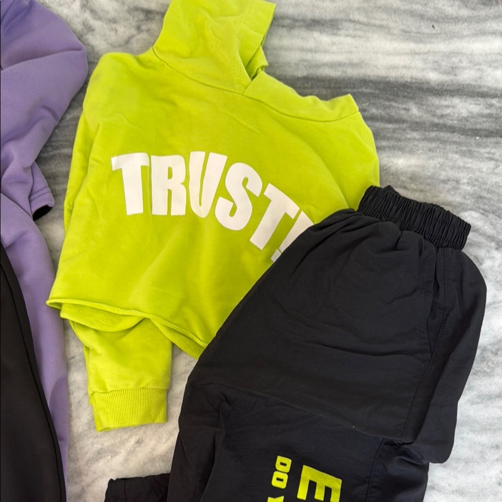Colorful Activewear Set - Picture 2 of 7